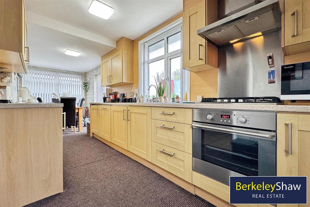 Kitchen (2)
