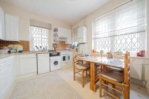 2 bedroom flat for sale, Castellain Road, Maida Vale W9