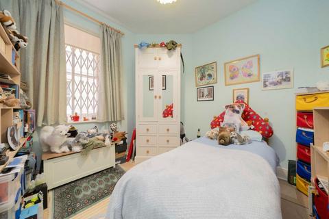2 bedroom flat for sale, Castellain Road, Maida Vale W9