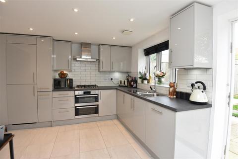 7 Brush Walk, Mere, Warminster, BA12 6FP