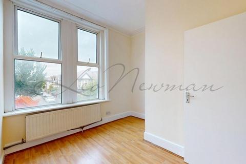 undefined, Lea Bridge Road, London, E10