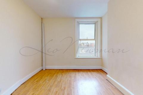 undefined, Lea Bridge Road, London, E10