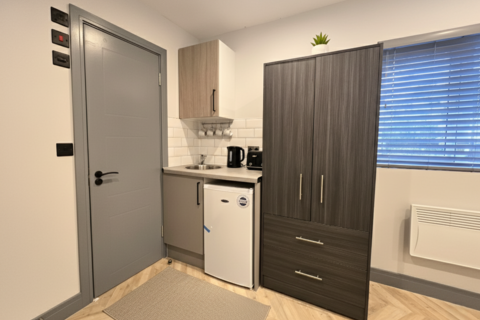 undefined, Dickens Avenue, Uxbridge UB8