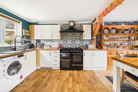 4 bedroom detached house for sale, Woodcock Hill, Queens Hills, Norwich