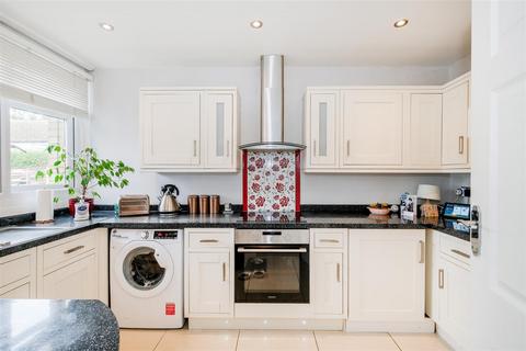 3 bedroom terraced house for sale, Sunnymede, Chigwell