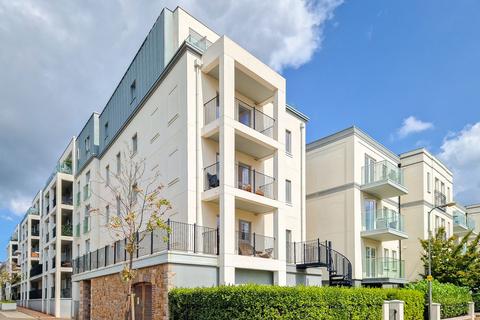 S9 Metropol, St Helier