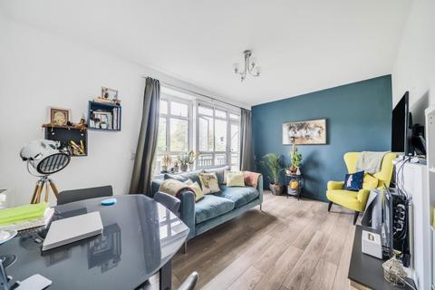 3 bedroom flat for sale, Mortimer Crescent,  Hampstead,  NW6