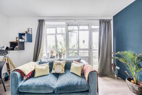 3 bedroom flat for sale, Mortimer Crescent,  Hampstead,  NW6