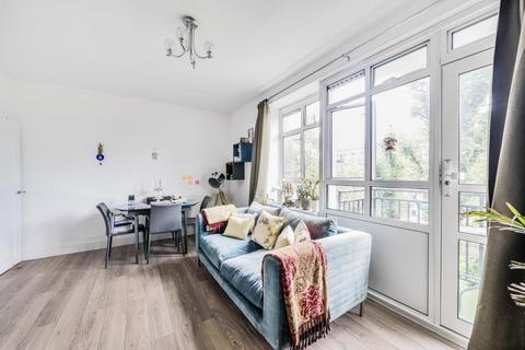 3 bedroom flat for sale, Mortimer Crescent,  Hampstead,  NW6