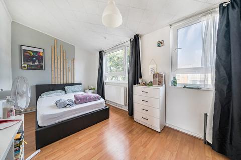 2 bedroom maisonette for sale, Rutley Close, London