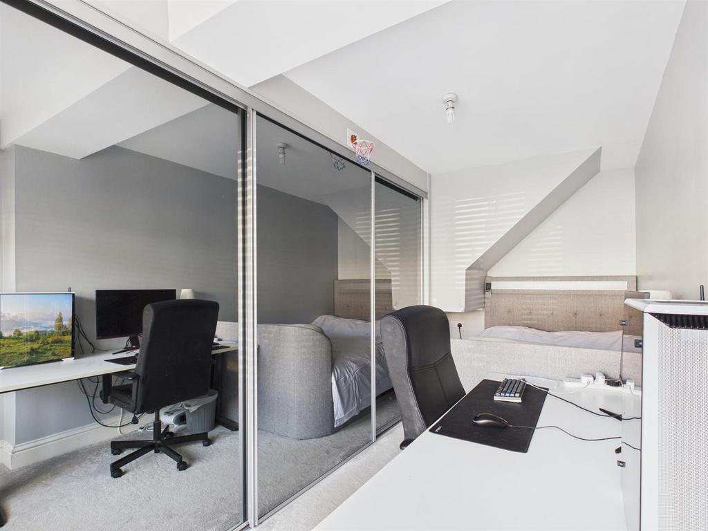 Bed 4.jpg
