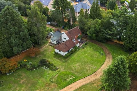 5 bedroom detached house for sale, Station Road, Caterham CR3