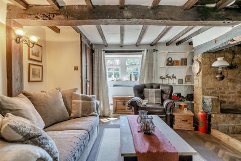 4 bedroom cottage for sale, Stratford Road Wroxton Banbury, Oxfordshire, OX15 6QN