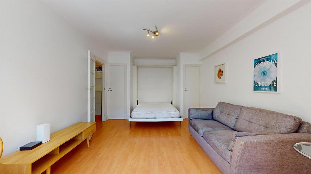 33 Redcliffe Closeliving2.jpg