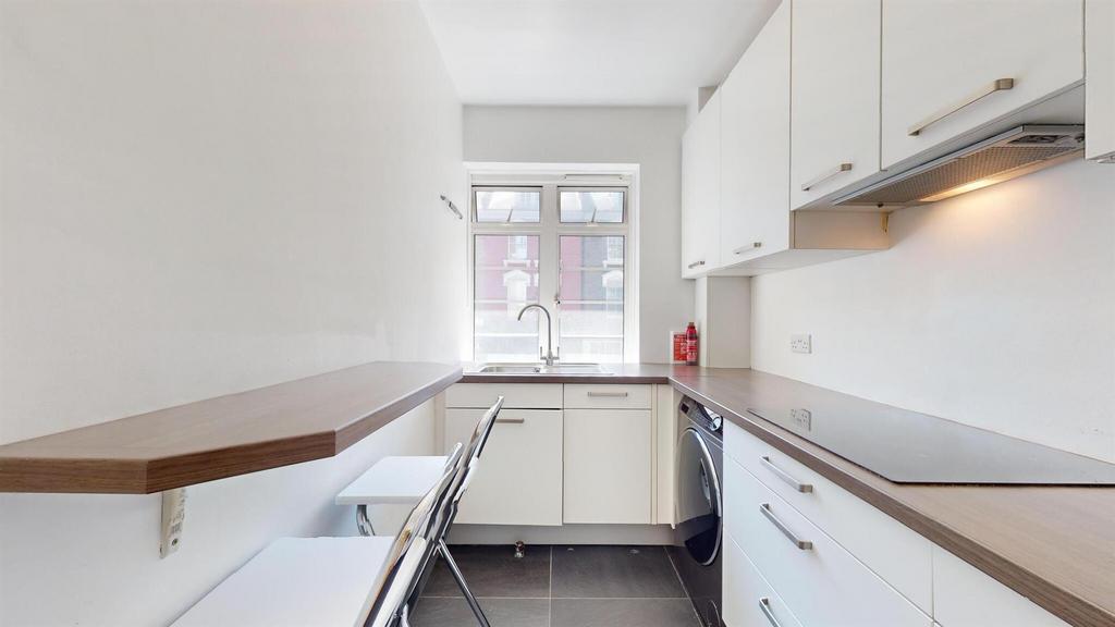 33 Redcliffe Closekitchen2.jpg