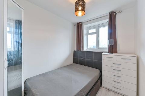 4 bedroom flat to rent, Cassell House, Stockwell, London, SW9