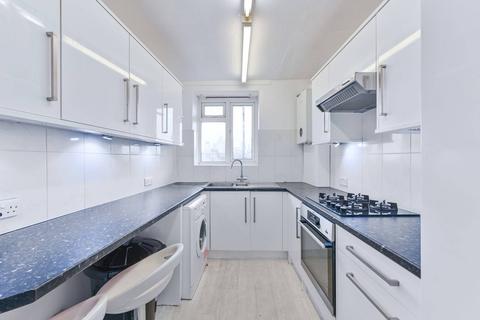 4 bedroom flat to rent, Cassell House, Stockwell, London, SW9