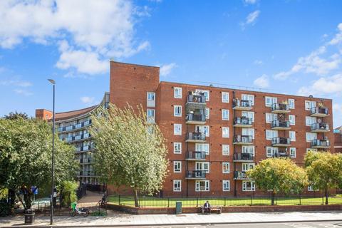 4 bedroom flat to rent, Cassell House, Stockwell, London, SW9