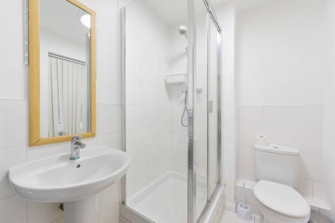 2 bedroom flat for sale, Coutts House, E14, Tower Hamlets, London, E14