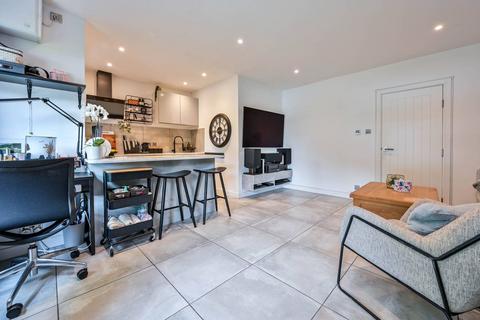 undefined, London Road, Guildford, GU1