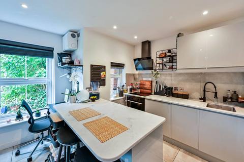undefined, London Road, Guildford, GU1