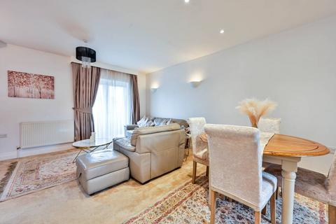 2 bedroom flat for sale, Henderson Avenue, Queen Elizabeth Park, Queen Elizabeth Park, Guildford, GU2