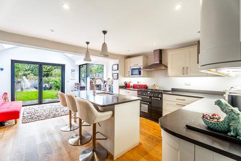 4 bedroom end of terrace house for sale, Eaton Road, Hertfordshire AL1