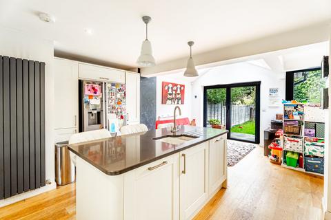 4 bedroom end of terrace house for sale, Eaton Road, Hertfordshire AL1