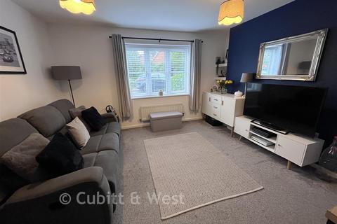 4 Admiral Way, Godalming, GU7 1QN