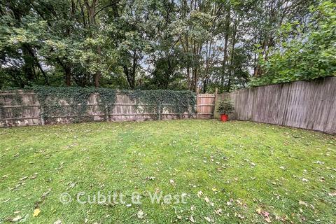 4 Admiral Way, Godalming, GU7 1QN