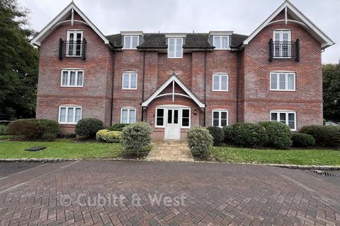 4 Admiral Way, Godalming, GU7 1QN