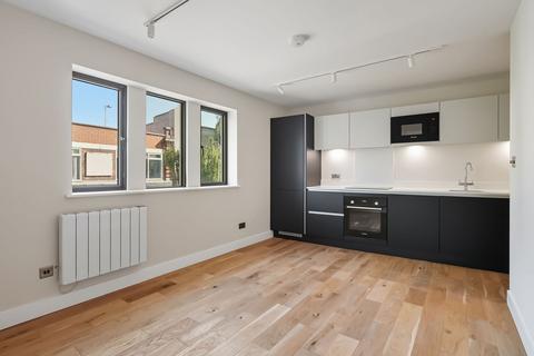 undefined, High Street, Sutton, SM1