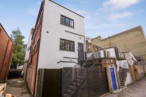 undefined, High Street, Sutton, SM1