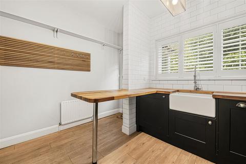 60a Oakhill Road, Sutton, SM1 3AG