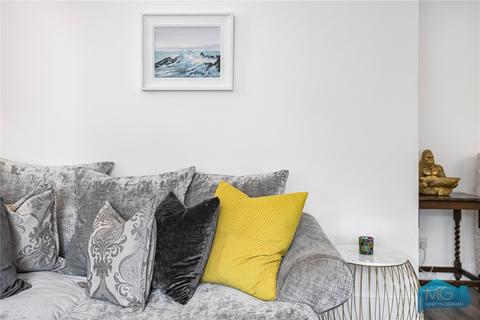 13 Hill House Close, London, N21 1LG