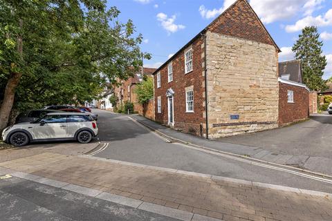 undefined, Back Lane, Central Warwick