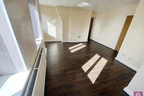 3 bedroom flat for sale, Redmires Court, Salford, Greater Manchester, M5