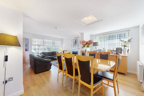 undefined, Eastfields, Pinner HA5