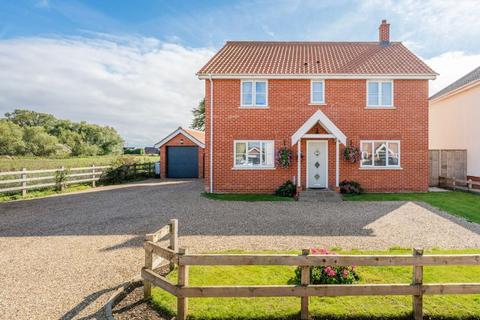 4 bedroom detached house for sale, Sidings Drive, Norwich NR16