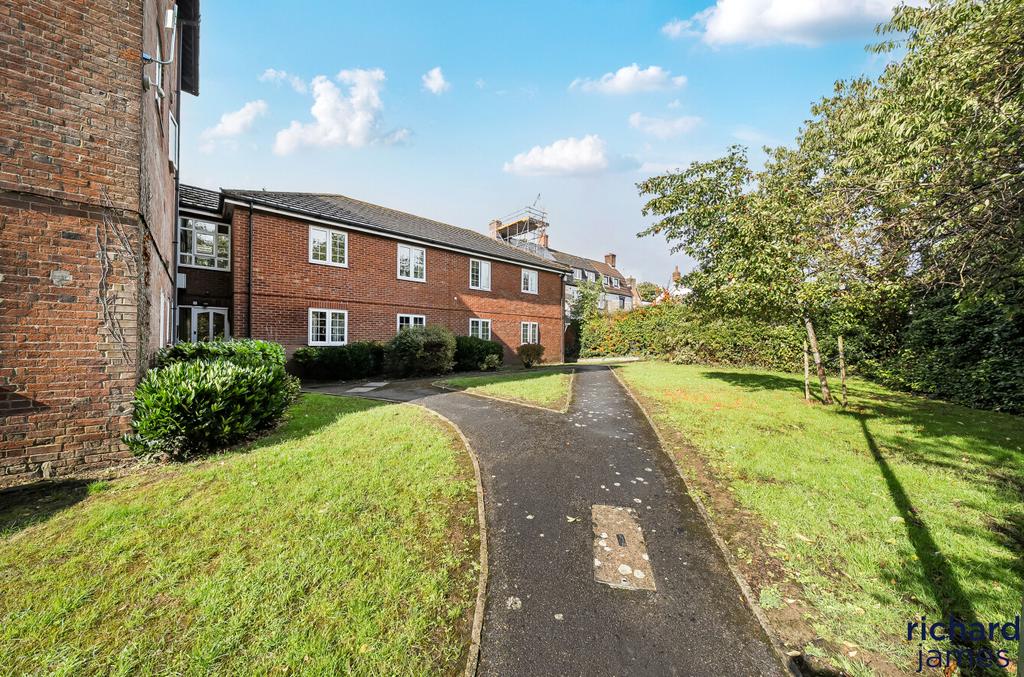 899f637e2b4f4f30a2bbde427f435034