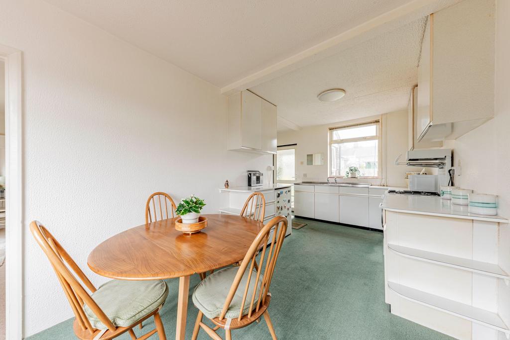 Kitchen/Dining Room (2)