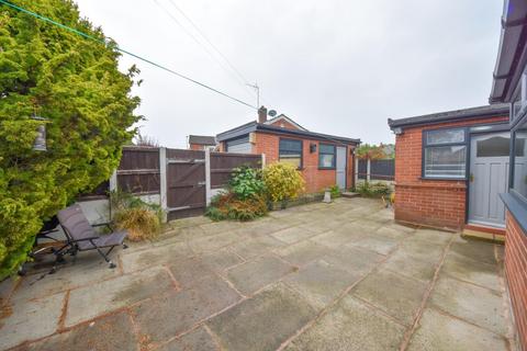 2 bedroom semi-detached bungalow for sale, Dellside Close, Ashton-In-Makerfield, Wigan, WN4 0ND