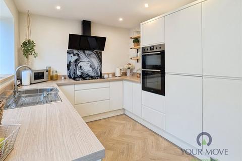 92 Copplestone Grove, Stoke-on-trent, ST3 5UD