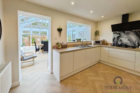 92 Copplestone Grove, Stoke-on-trent, ST3 5UD