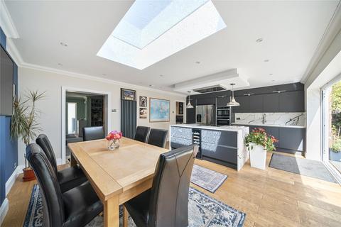 6 Kevan Drive, Send, Woking, GU23 7BU