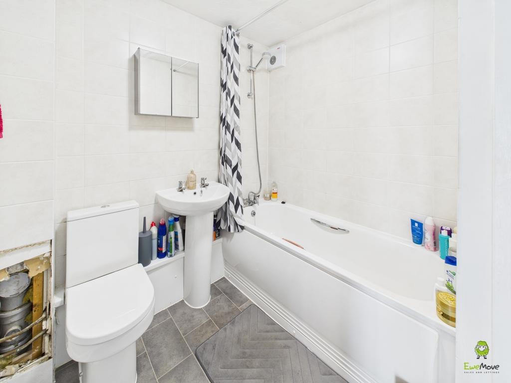 Presented by Robert at Ewe Move Bexleyheath and Dar