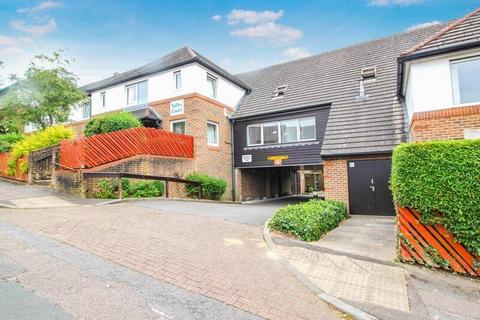 1 bedroom retirement property for sale, Beechwood Gardens, Caterham, CR3