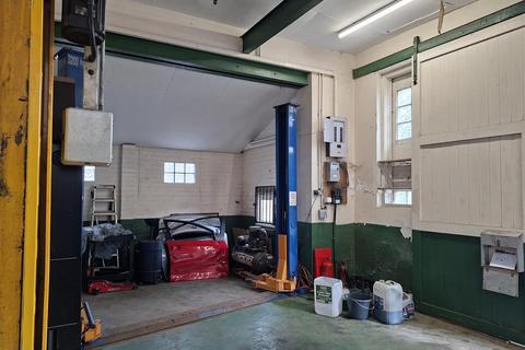 Industrial unit for sale, 22 Main St Melton Mowbray LE14 2DQ
