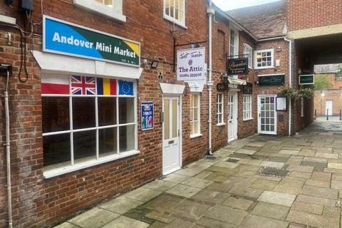 Retail property (high street) to rent, 2 Shaws Walk Andover SP10 1LJ