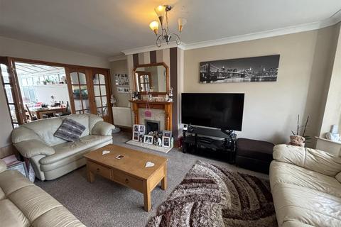 4 bedroom semi-detached house for sale, Ledwell Drive, Glenfield, Leicester
